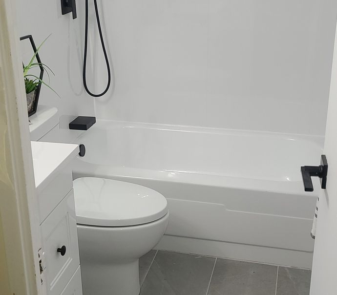 Renovated bathroom by buenos renos